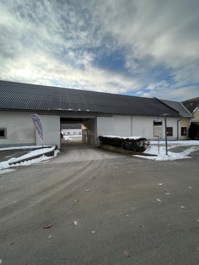 Golf-Appartement Gleisdorf Bagian luar foto